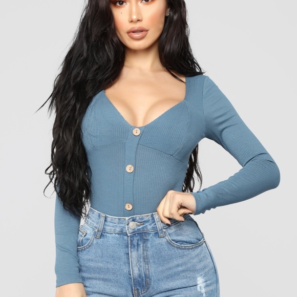 🌼 2/$15 Fashion Nova bodysuit - Picture 2 of 8